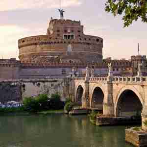 St Angelo Castle and Trastevere Discovery Tour